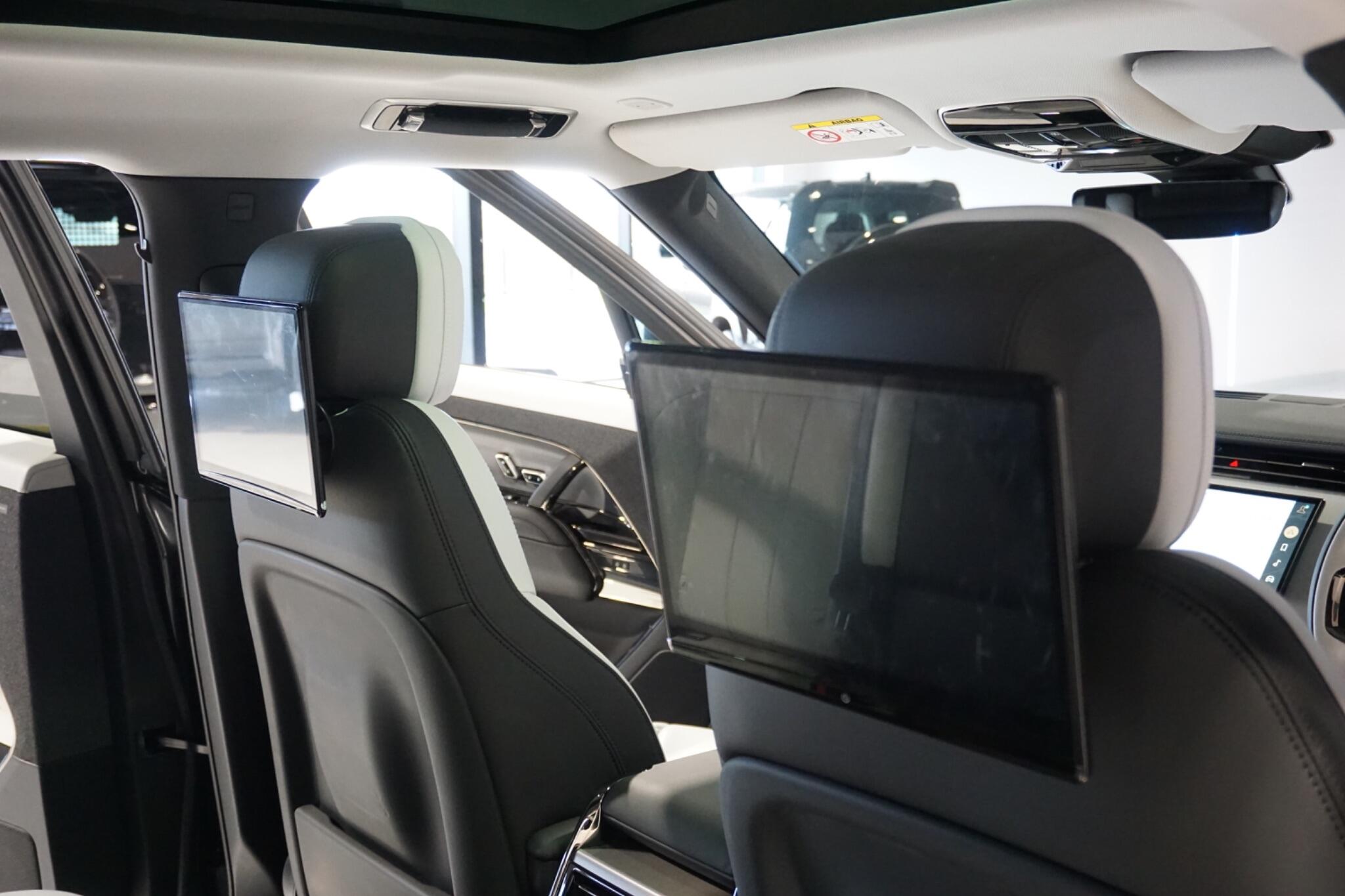 Land Rover Range Rover Sport 3.0 D300 MHEV Dynamic SE SUV 5dr Diesel Auto 4WD Euro 6 (s/s) (300 ps)